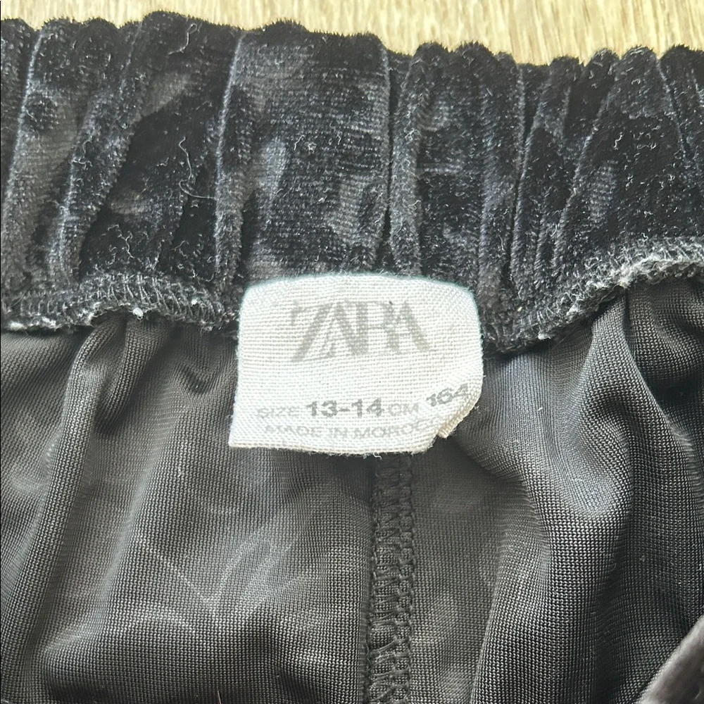 Black Velvet Wide-Leg Pants - Picture 2 of 4